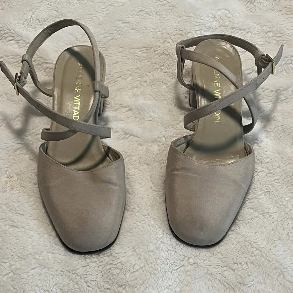 Adrienne Vittadini Classic Tan, Closed Toe‎ Heel And Ankle Strap Size 5M